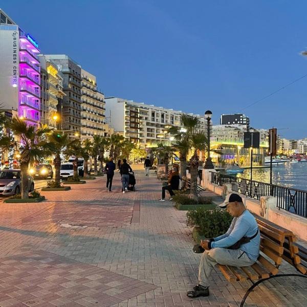 Seaside Apartment In Gzira Εξωτερικό φωτογραφία